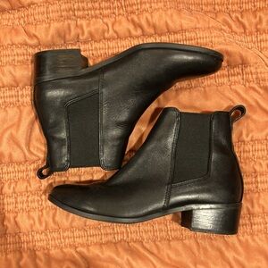 Steve Madden black leather ankle boot